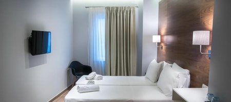 Deluxe Twin & Sofa Bed