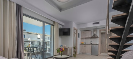 Deluxe Suite with Outdoor hot tub