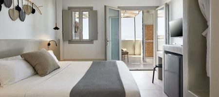 Deluxe Suite with outdoor heated hydromassage tub