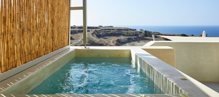 King Suite with outdoor heated hydromassage tub