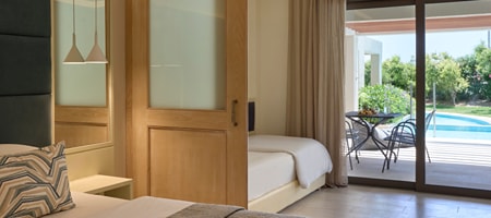 Premium Family Room Sliding Door Swim Up Inland View