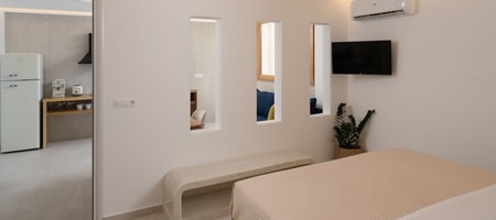 Blue Diamond Suite with Hot Tub