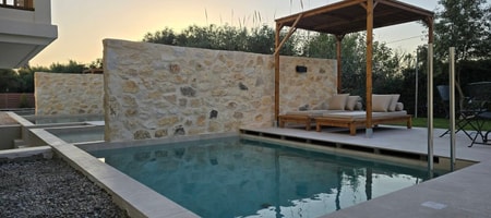 Apartment With Pool
