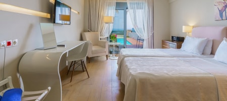 Superior Room with Private Pool & Sea View