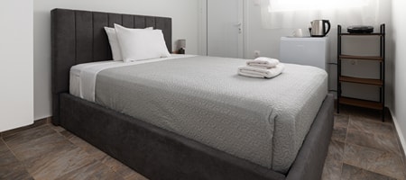 Serenity City Rooms | Double room with Queen- size bed