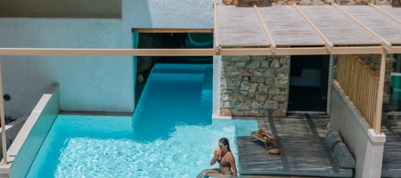 Deluxe with Cave Pool