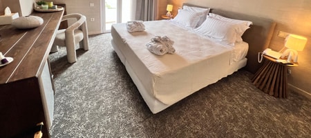 Deluxe with Deep Pool