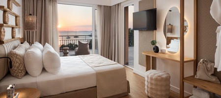 Signature Suite with Sea View