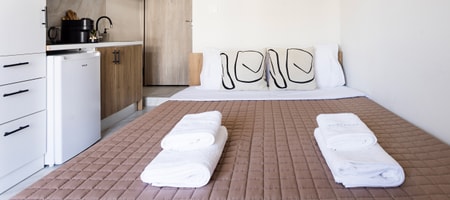 Mini Studio w/Balcony- Western Walls View