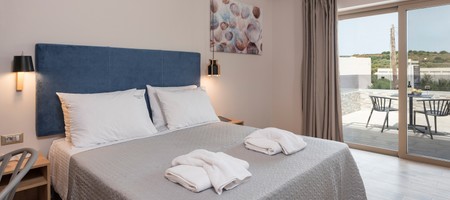 Luxury Family Room - Side Sea View (up to 4 guests)
