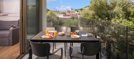 Luxury Apartments with private kitchen | Garden View