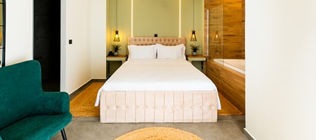 Deluxe Suite with Jacuzzi