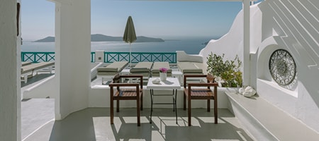 Junior Suite with Caldera View