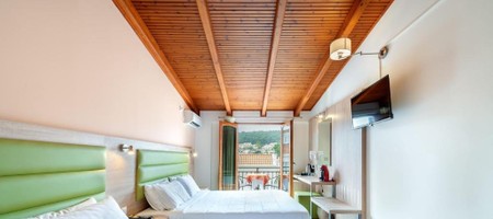 Triple Room with Terrace