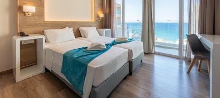 Standard Sea View and Pool Room