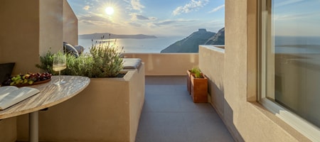 Caldera view apartment with indoor & outdoor hot tub
