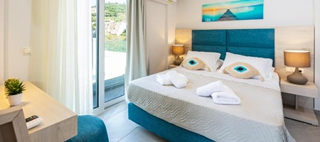 Deluxe Family Suite with Jacuzzi and Sea View 2-5 Pax
