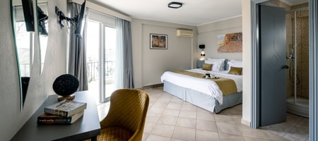 Standard Room with Side Lake View 28m²
