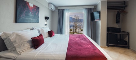 Superior Room with Lake View 30m²