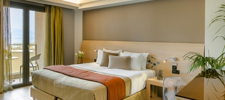 Double or Twin Room with Partial Sea View
