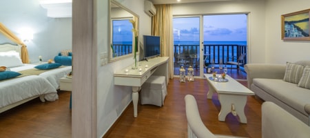 Premium Suite 2 Rooms Beach Front