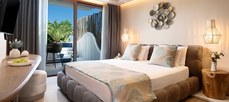 Deluxe Room with Sharing Pool