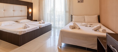 Quadruple Room with Bathtub