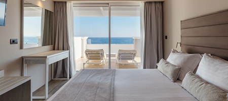 Superior Suite with Panoramic Sea View 35 m²