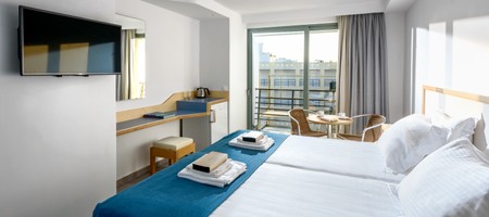 Double room with Pool View