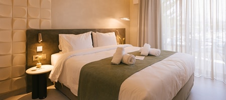 Deluxe Room with Side Sea View
