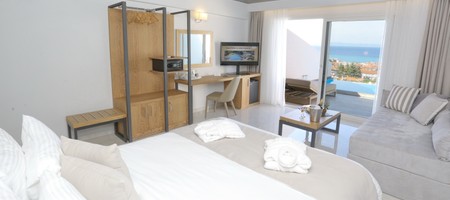 SIGNATURE SUITE PRIVATE POOL PANORAMIC SEA VIEW