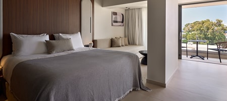 Deluxe Triple Room with Partial Sea View 32m²