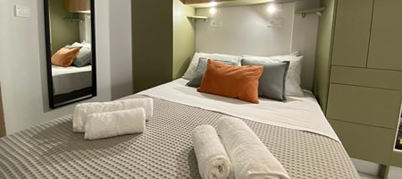 A1 Stylish New Apartment with Balcony