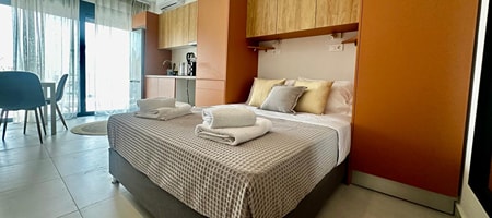 E2 - Cozy Studio and Private Balcony