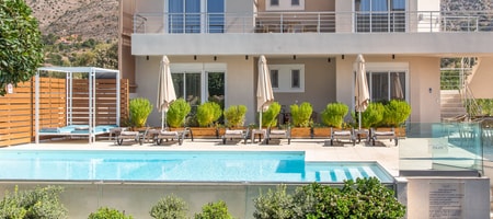 Deluxe Pool View Room