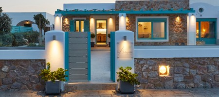Almyriki Beach Villa Santorini