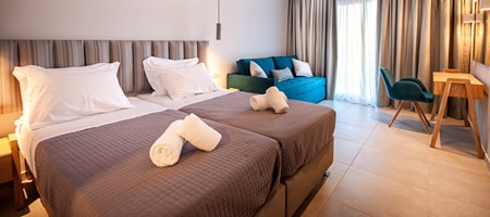Deluxe Quadruple Room with Private Pool (Twin Beds)