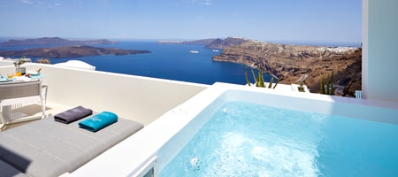 Rubi Suite with Heated Plunge Pool and Caldera View