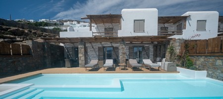 LUXURY HOUSE WITH PRIVATE SWIMMING POOL (1AB)
