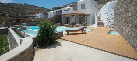 LUXURY HOUSE WITH PRIVATE SWIMMING POOL (4AB)