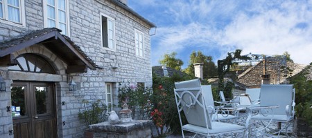 Entire Country House ( 8 bedrooms )