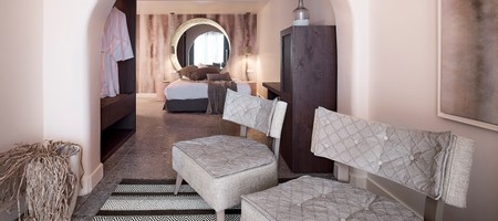 Elegant Suite with Heated Sharing Pool (2 adults)