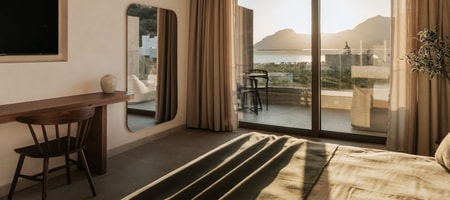 Deluxe Sea View Suite