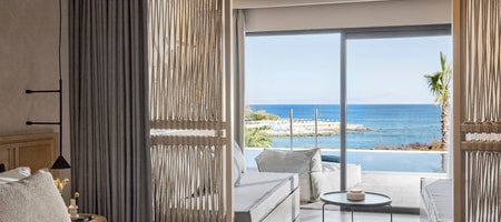 Junior suite with Sea View & Swim Up Pool