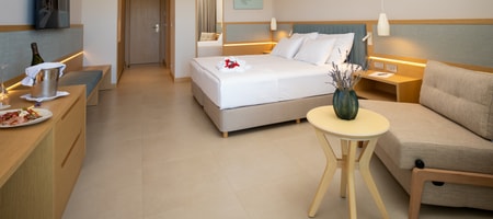 Deluxe Room Lateral Sea View