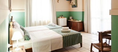 Zeyxo - Twin Room with Balcony