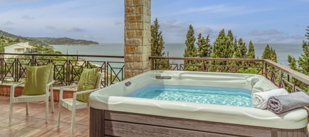 2 Bedroom Suite Sea View with Jetted Tub