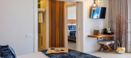 Executive 2 Bedroom Suite [Side Sea View]