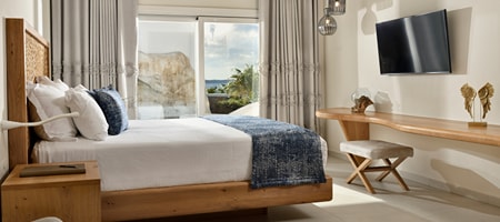 Exclusive 2 Bedroom Suite with Private Pool [Side Sea View]