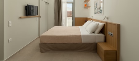 SUITE IV